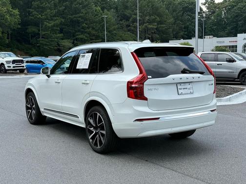 Crystal White Metallic 2025 Volvo XC90 B5 Plus