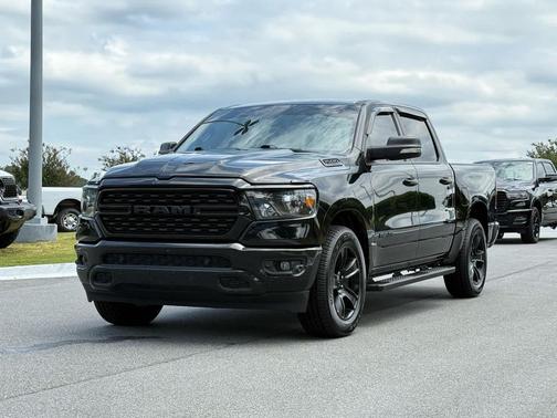 Diamond Black Crystal Pearlcoat 2022 RAM 1500 Big Horn/Lone Star