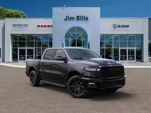 Diamond Black Crystal Pearlcoat 2026 RAM 1500 Laramie