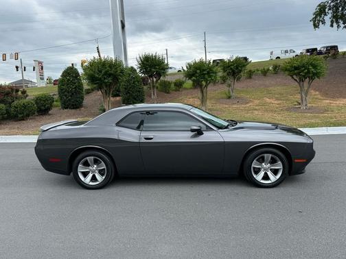 Granite Pearlcoat 2019 Dodge Challenger SXT