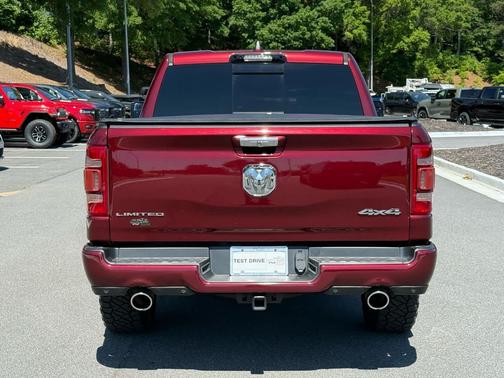Delmonico Red Pearlcoat 2021 RAM 1500 Limited