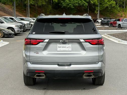 Sterling Gray Metallic 2023 Chevrolet Traverse Premier