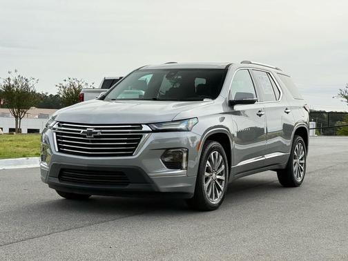 Sterling Gray Metallic 2023 Chevrolet Traverse Premier