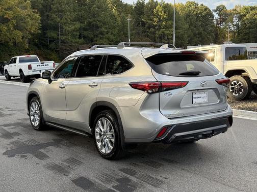 Celestial Silver Metallic 2021 Toyota Highlander Limited