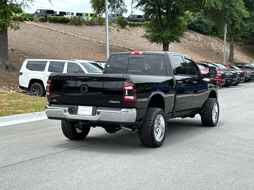 Diamond Black Crystal Pearlcoat 2024 RAM 2500 Tradesman Crew Cab 4x4 6'4' Box