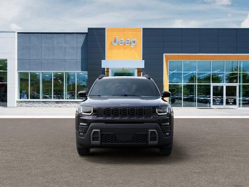 Diamond Black Crystal Pearlcoat 2026 Jeep Cherokee Laredo 4x4