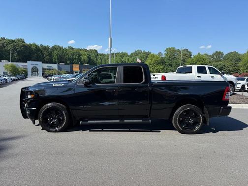Diamond Black Crystal Pearlcoat 2023 RAM 1500 Big Horn/Lone Star
