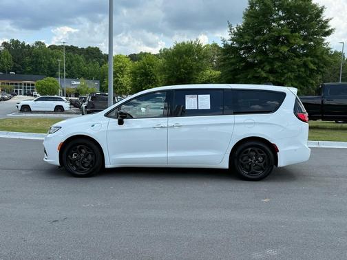 Bright White Clearcoat 2024 Chrysler Pacifica Hybrid S Appearance Pkg