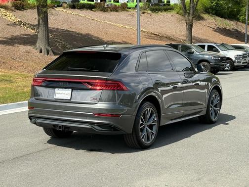 Samurai Gray Metallic 2021 Audi Q8 55 Premium