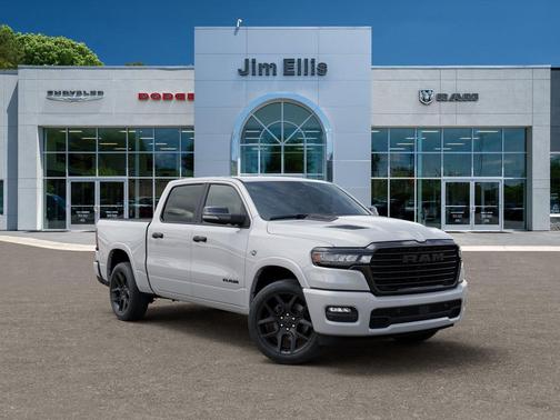 Ivory White Tri-Coat Pearlcoat 2026 RAM 1500 Laramie
