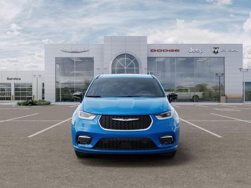 Hydro Blue Pearlcoat 2026 Chrysler Pacifica L