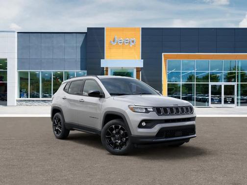Silver Zynith Metallic Clearcoat 2026 Jeep Compass Latitude