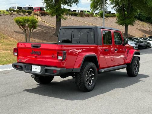 Firecracker Red Clearcoat 2021 Jeep Gladiator Willys 4x4