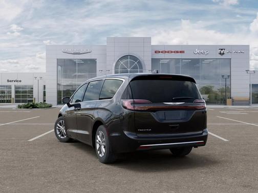 Diamond Black Crystal Pearlcoat 2026 Chrysler Pacifica L