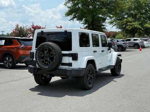 Bright White Clearcoat 2017 Jeep Wrangler Unlimited Smoky Mountain