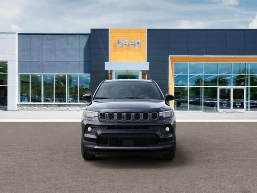 Diamond Black Crystal Pearlcoat 2026 Jeep Compass Latitude