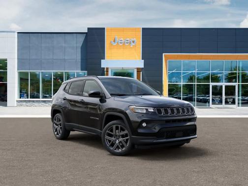 Diamond Black Crystal Pearlcoat 2026 Jeep Compass Latitude
