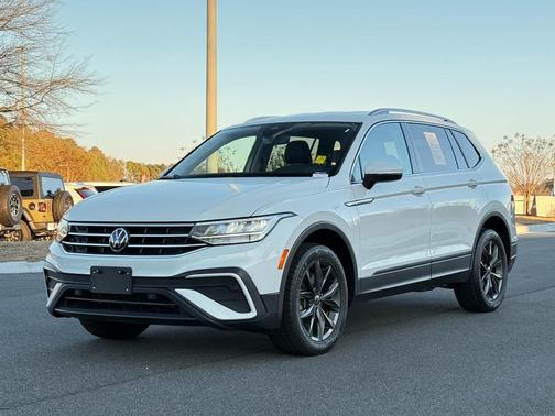 2023 Volkswagen Tiguan 2.0T SE