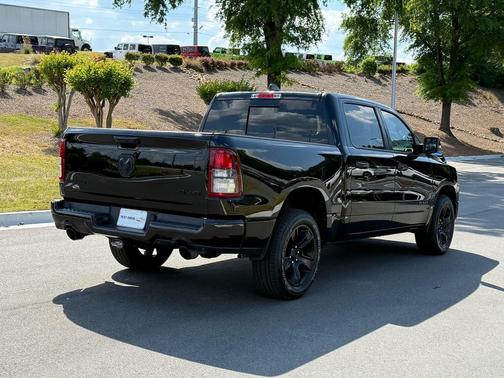 Diamond Black Crystal Pearlcoat 2023 RAM 1500 Big Horn/Lone Star