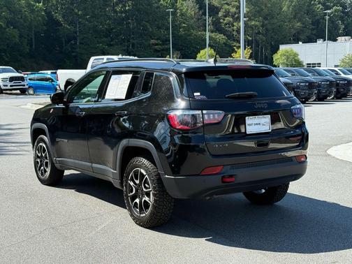 Diamond Black Crystal Pearlcoat 2024 Jeep Compass Trailhawk