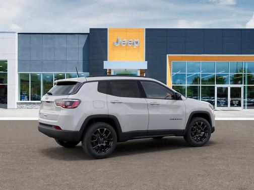 Bright White Clearcoat 2026 Jeep Compass Latitude