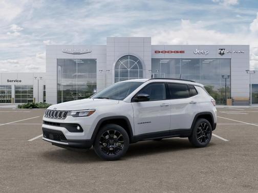 Bright White Clearcoat 2026 Jeep Compass Latitude