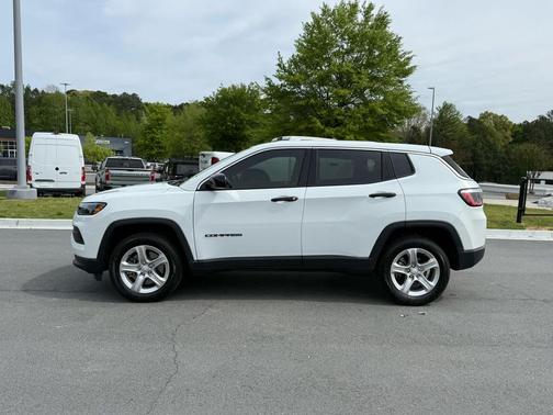 Bright White Clearcoat 2023 Jeep Compass Sport