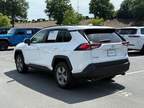 Ice Cap 2025 Toyota RAV4 Hybrid XLE