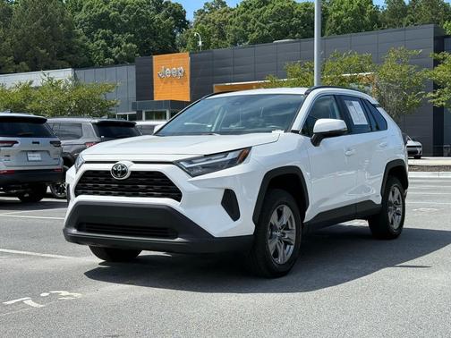 Ice Cap 2025 Toyota RAV4 Hybrid XLE