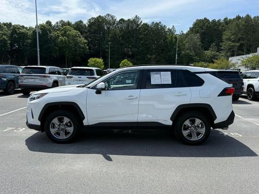 Ice Cap 2025 Toyota RAV4 Hybrid XLE