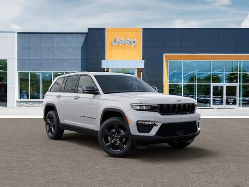 Bright White Clearcoat 2025 Jeep Grand Cherokee Limited