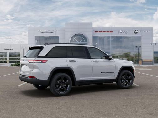 Bright White Clearcoat 2025 Jeep Grand Cherokee Limited