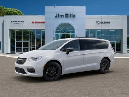 Bright White Clearcoat 2026 Chrysler Pacifica L