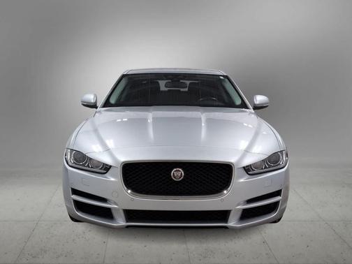 2018 Jaguar XE 25t Premium