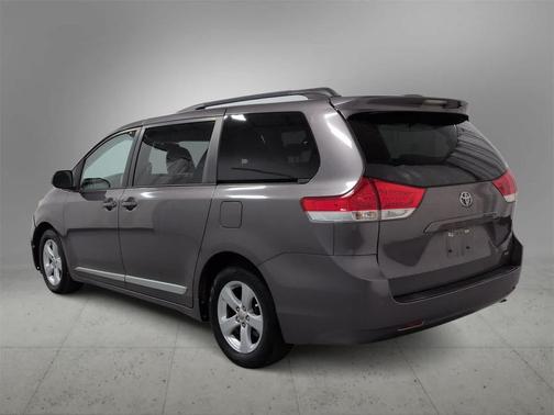 2014 Toyota Sienna LE
