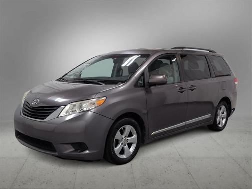 2014 Toyota Sienna LE