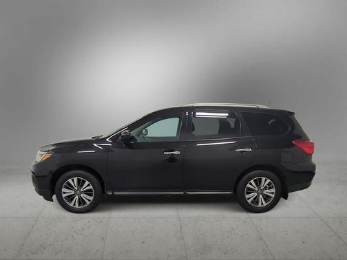 2017 Nissan Pathfinder Platinum