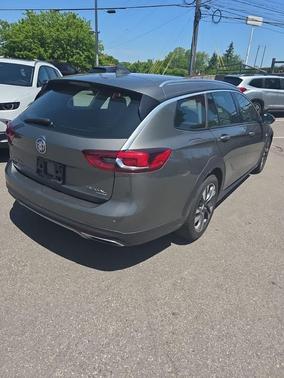 Smoked Pearl Metallic 2018 Buick Regal TourX Essence