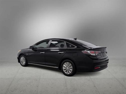 2017 Hyundai SONATA Hybrid SE