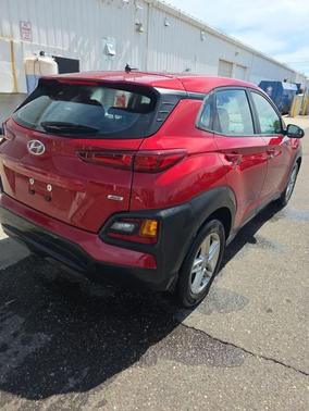 Pulse Red 2021 Hyundai KONA SE