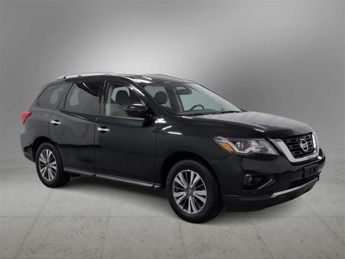 2019 Nissan Pathfinder SV