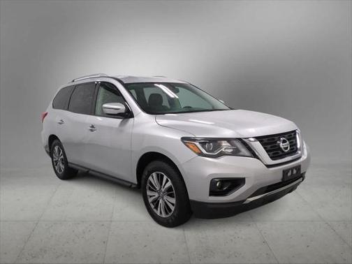 2018 Nissan Pathfinder SV