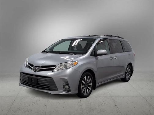 2018 Toyota Sienna XLE Premium