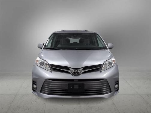 2018 Toyota Sienna XLE Premium