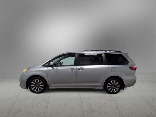 2018 Toyota Sienna XLE Premium