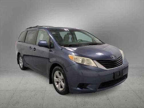 2014 Toyota Sienna LE