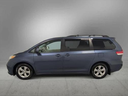 2014 Toyota Sienna LE