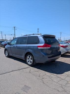 2014 Toyota Sienna LE