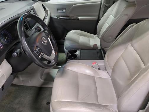 2015 Toyota Sienna XLE