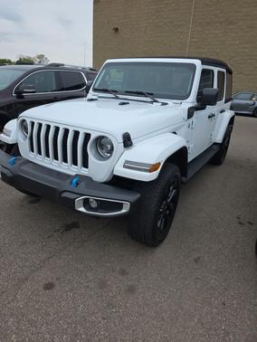 Bright White Clearcoat 2023 Jeep Wrangler 4xe Sahara